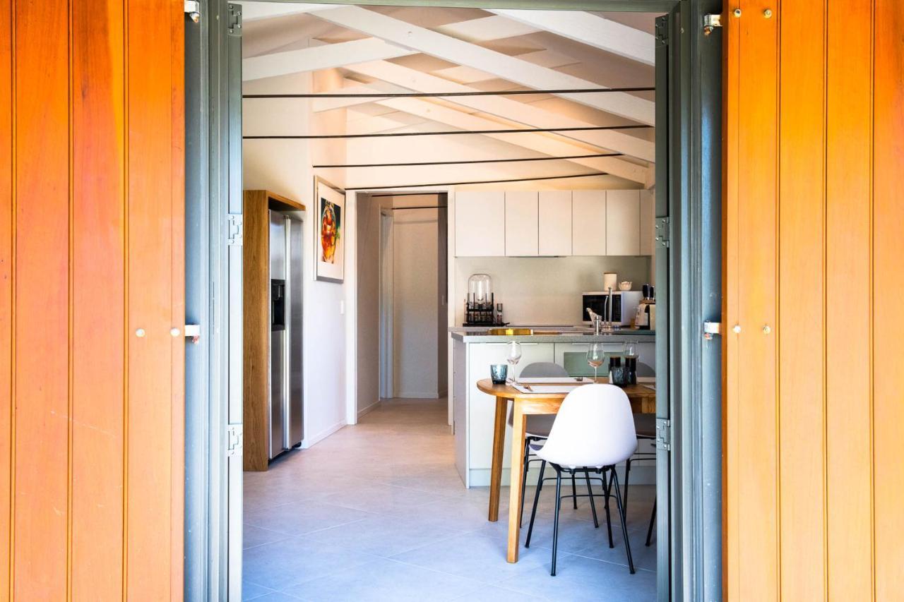 Windhover Suites Tasman Exterior foto
