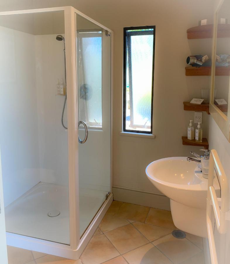 Windhover Suites Tasman Exterior foto