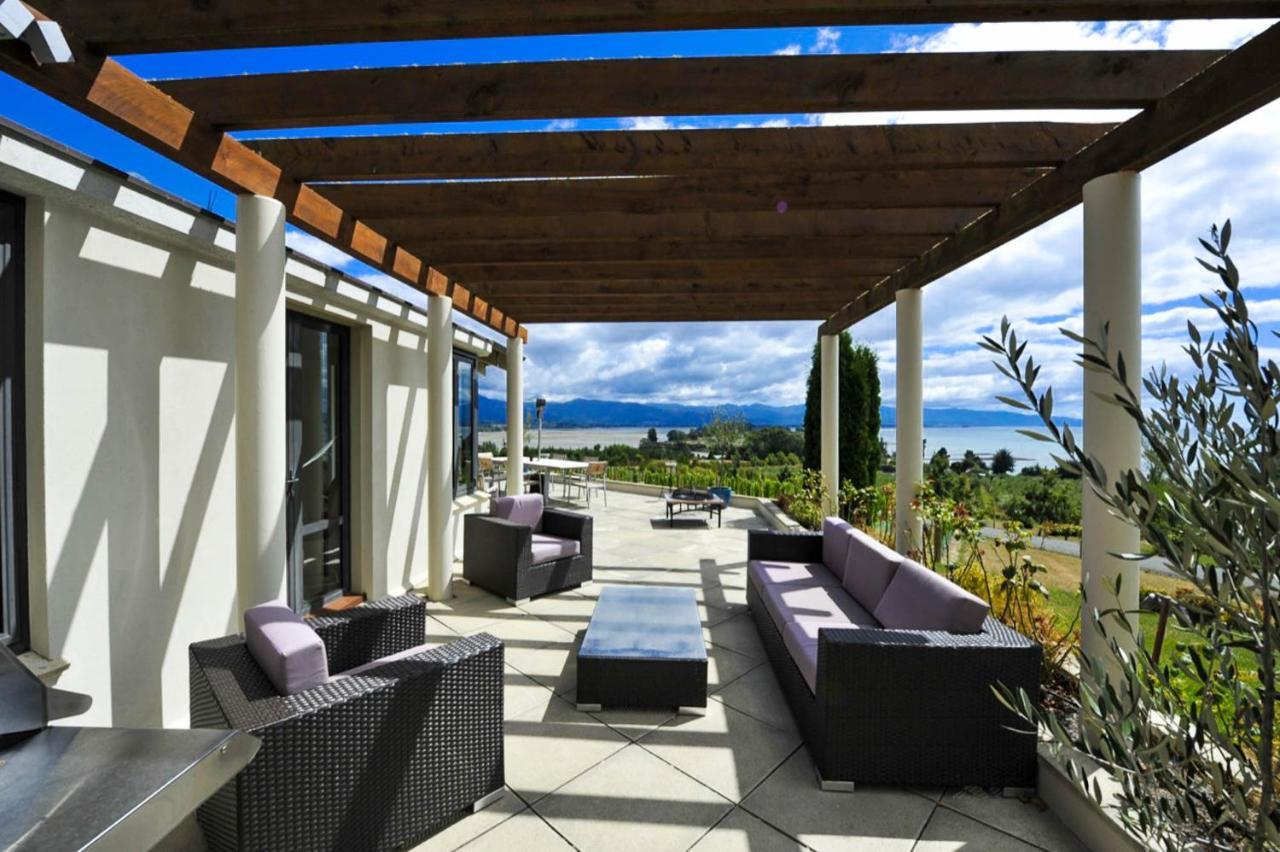Windhover Suites Tasman Exterior foto