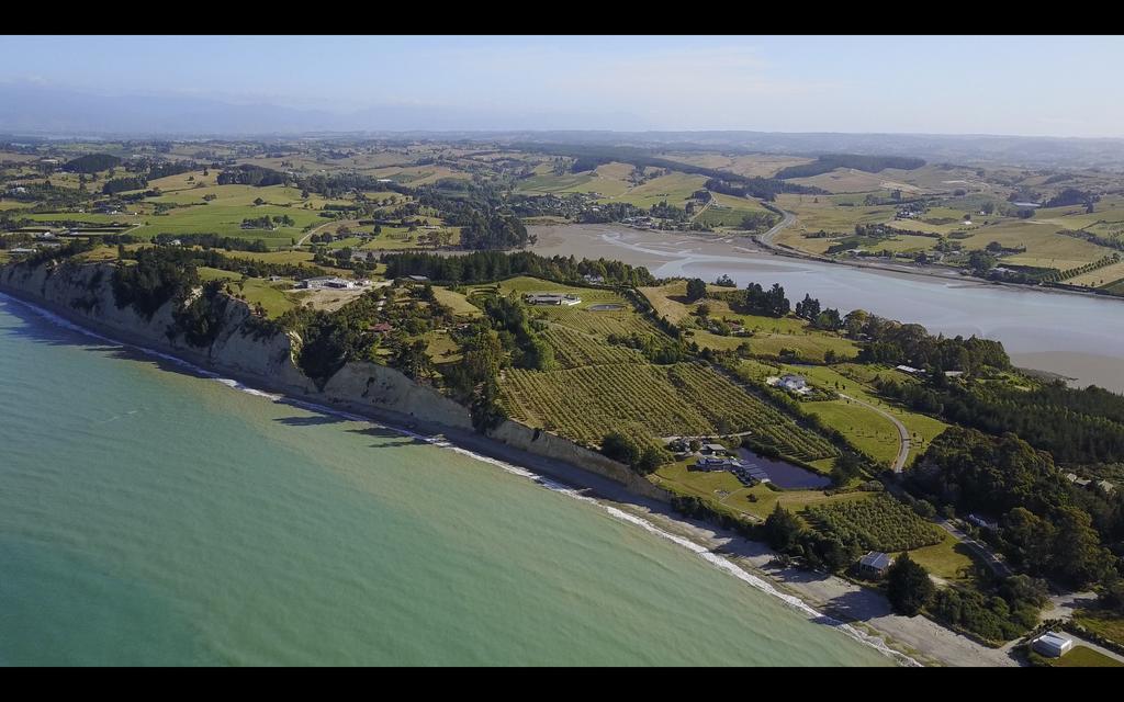 Windhover Suites Tasman Exterior foto