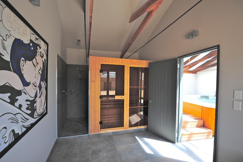 Windhover Suites Tasman Exterior foto